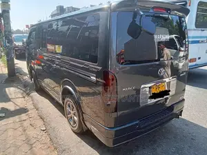 Toyota KDH 2007 Van (Used)