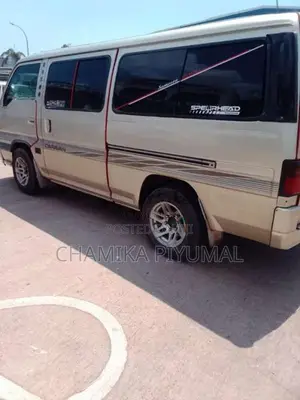 Nissan Caravan 1988 Van (Used)