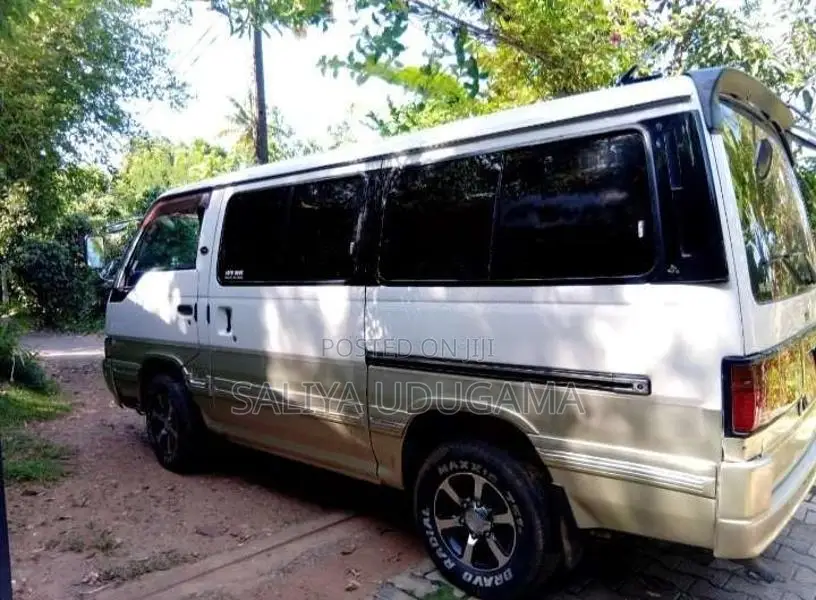 Nissan Caravan 1993 Van (Used)