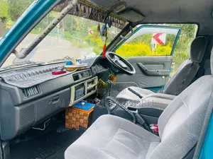 Mitsubishi Delica PO15 1999 Van (Used)