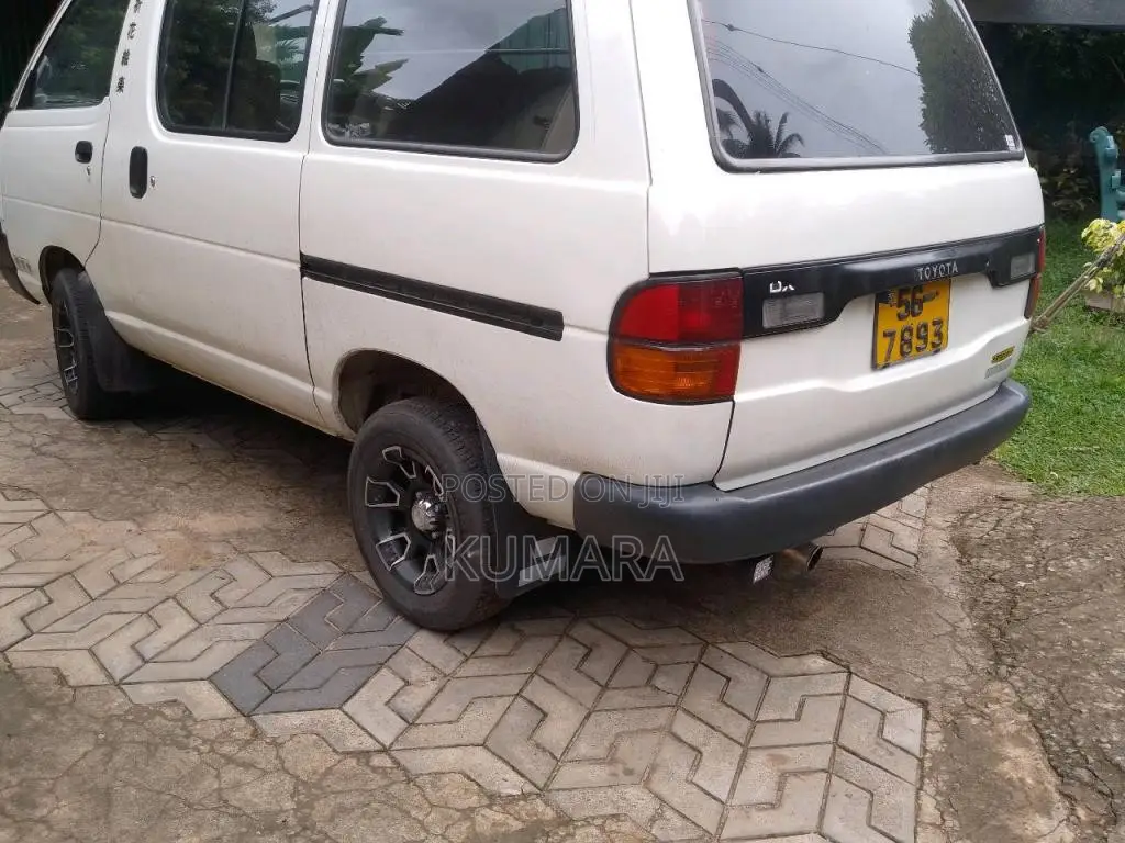 Toyota Lotto 1995 Van (Used)