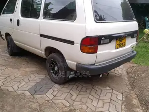Toyota Lotto 1995 Van (Used)