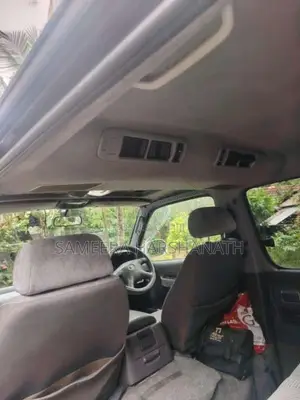 Toyota Dolphin 2002 Van (Used)