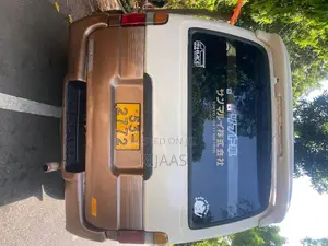 Toyota RH20 Hiace 1983 Van (Used)
