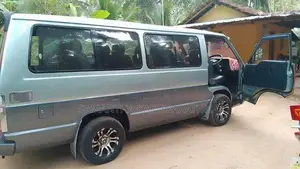 Toyota Shell 61 1988 Van (Used)