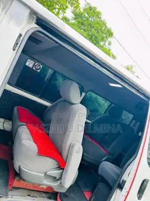 Toyota Dolphin 1996 Van (Used)