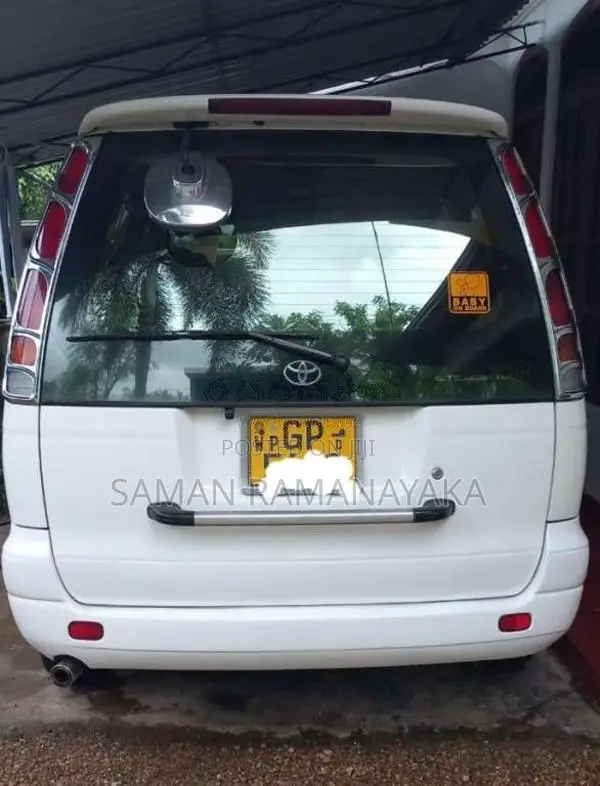 Toyota Noah CR41 1997 Van (Used)