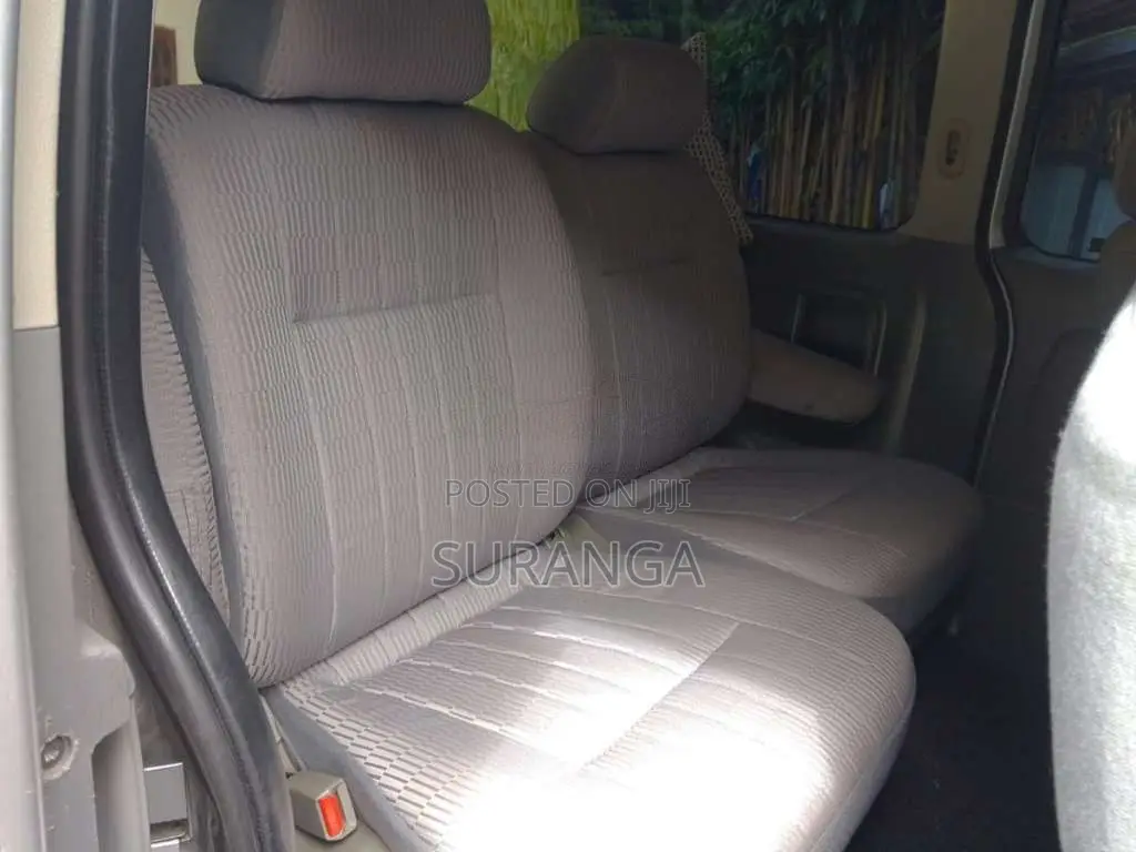 Toyota KDH 200 2007 Van (Used)