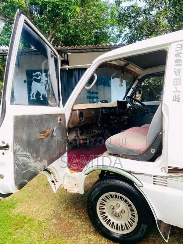 Toyota LH30 1981 Van (Used)
