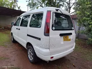 Toyota Noah 1997 Van (Used)