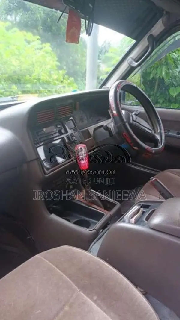 Toyota Dolphin 1997 Van (Used)