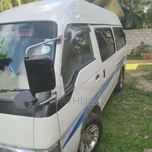 Nissan Caravan 2001 Van (Used)