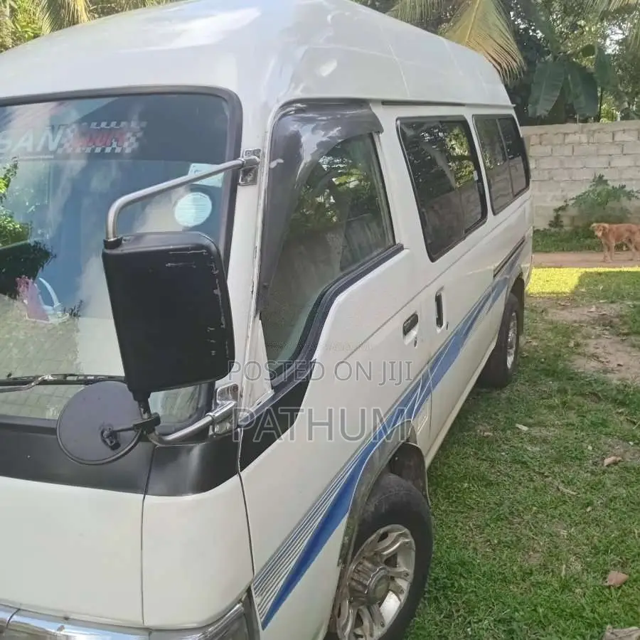 Nissan Caravan 2001 Van (Used)