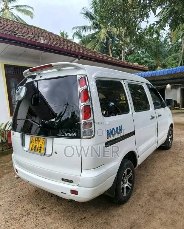 Toyota Noah Kr42 2004 Van (Used)