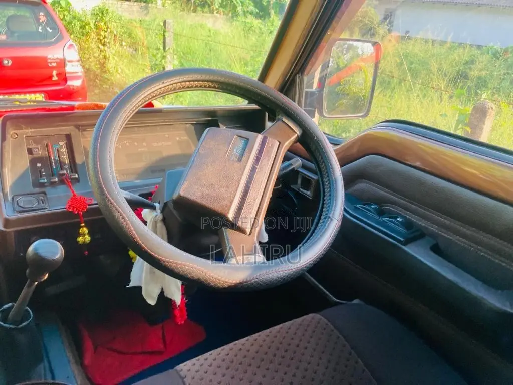 Toyota Shell 1984 Van (Used)