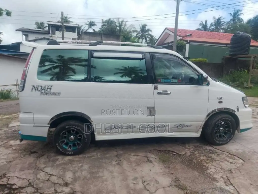 Toyota Townace Noah 1999 Van (Used)