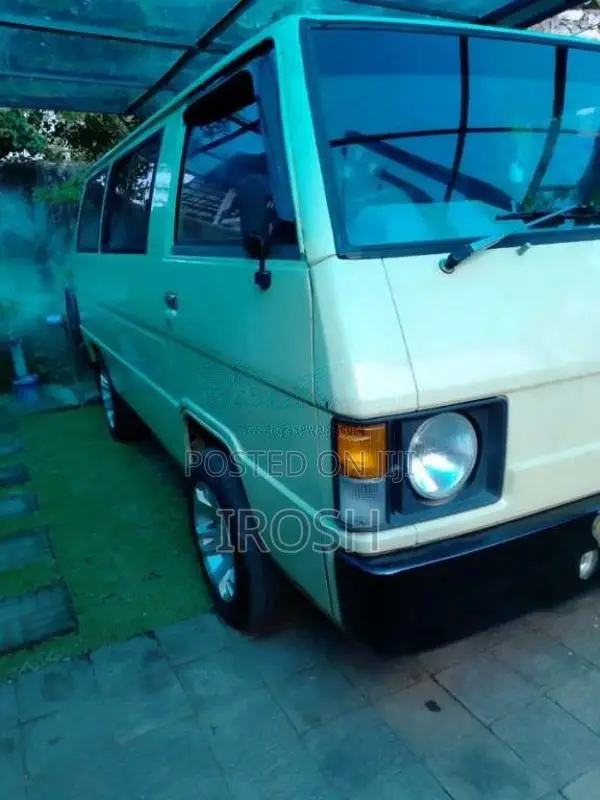 Mitsubishi L300 1982 Van (Used)