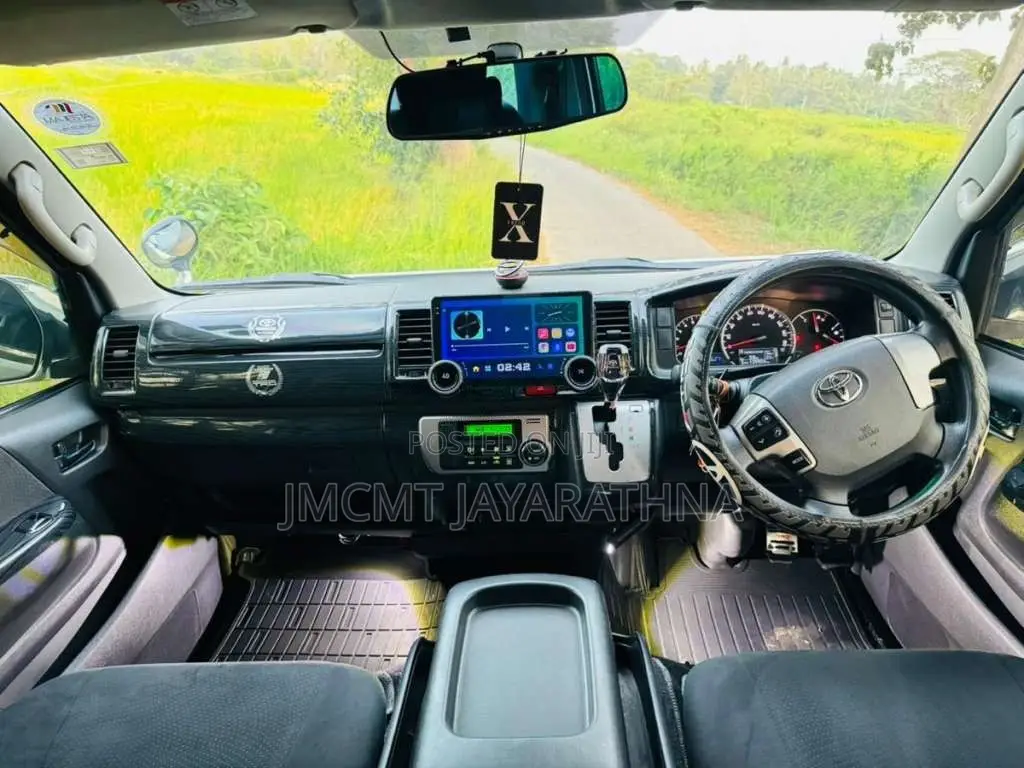 Toyota KDH 2014 Van (Used)