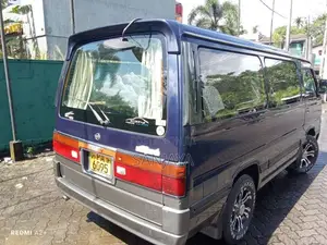 Nissan Caravan 2001 Van (Used)