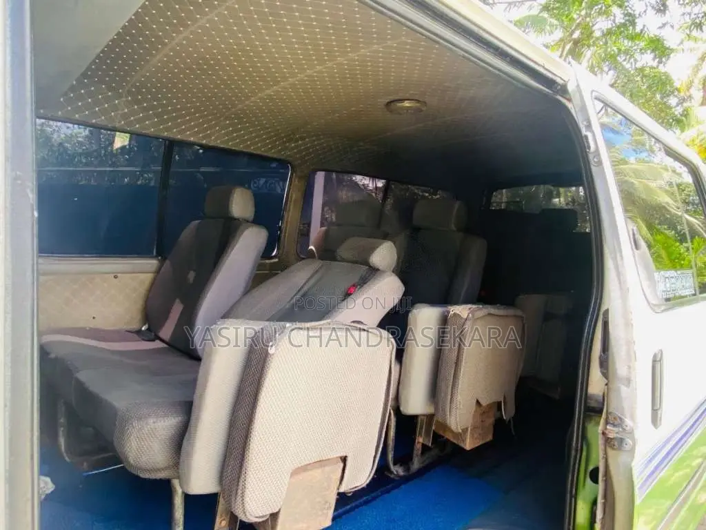 Toyota Dolphin 1993 Van (Used)