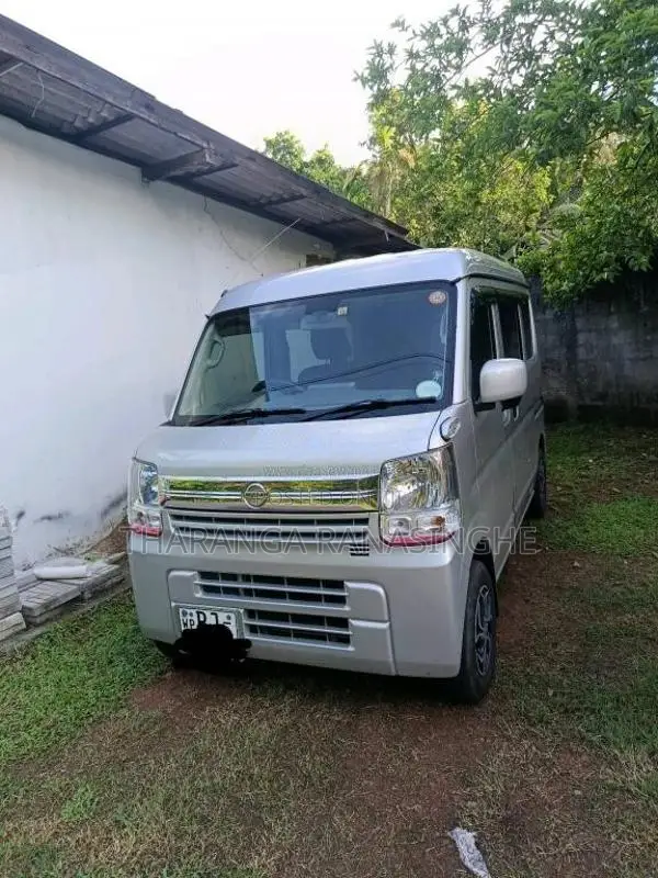 Nissan NV100 2015 Van (Used)