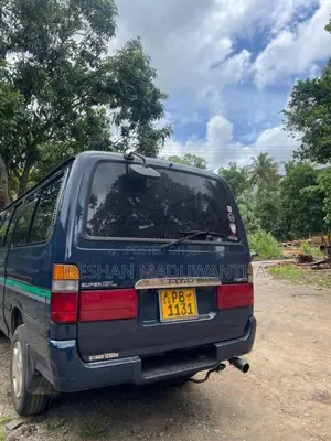 Toyota Dolphin 172 2002 Van (Used)