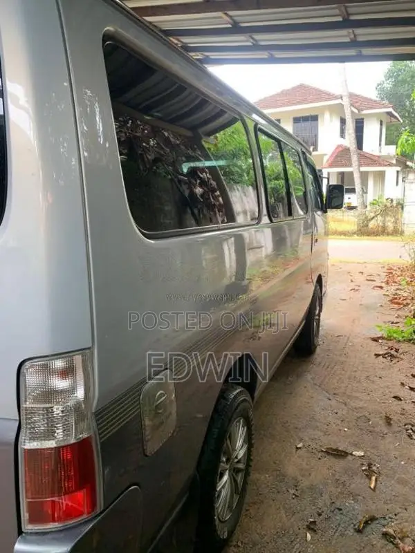 Nissan E25 2001 Van (Used)