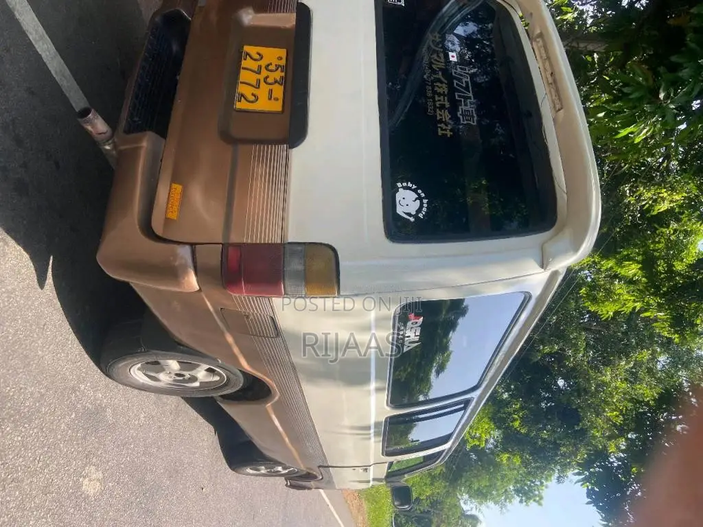 Toyota RH20 Hiace 1983 Van (Used)