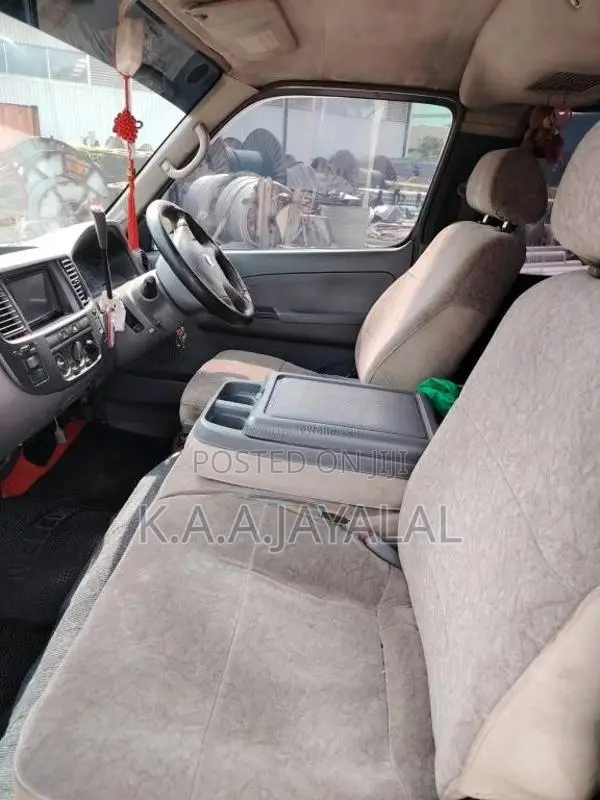 Nissan E25 2007 Van (Used)
