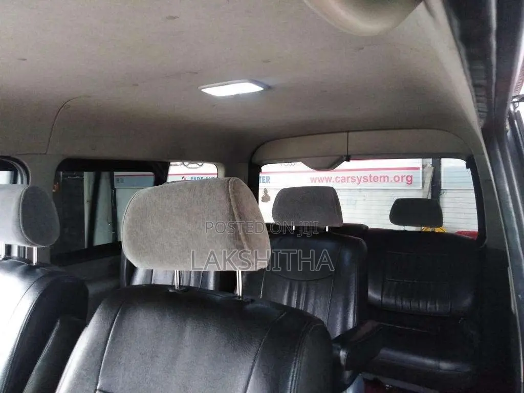Toyota KDH 211 2007 Van (Used)
