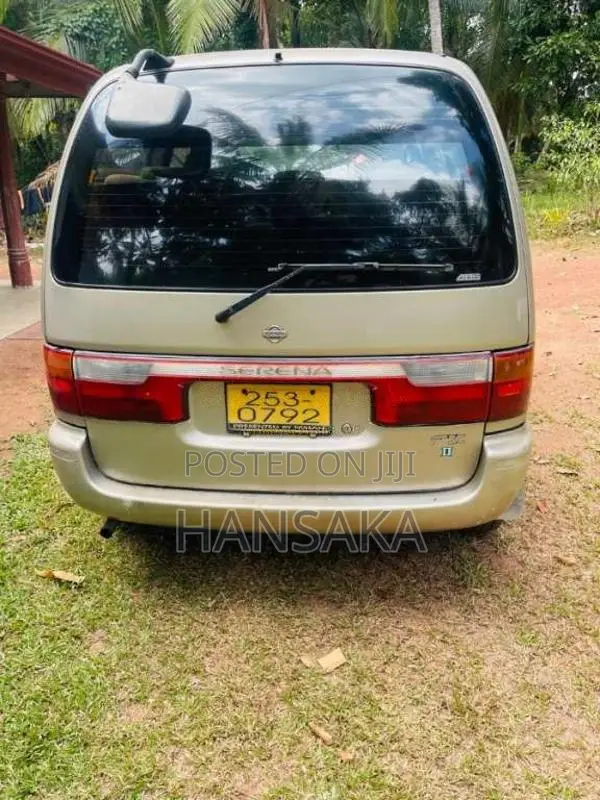 Nissan Serena 1998 Van (Used)