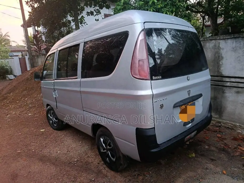 Micro Mpv 2009 Van (Used)
