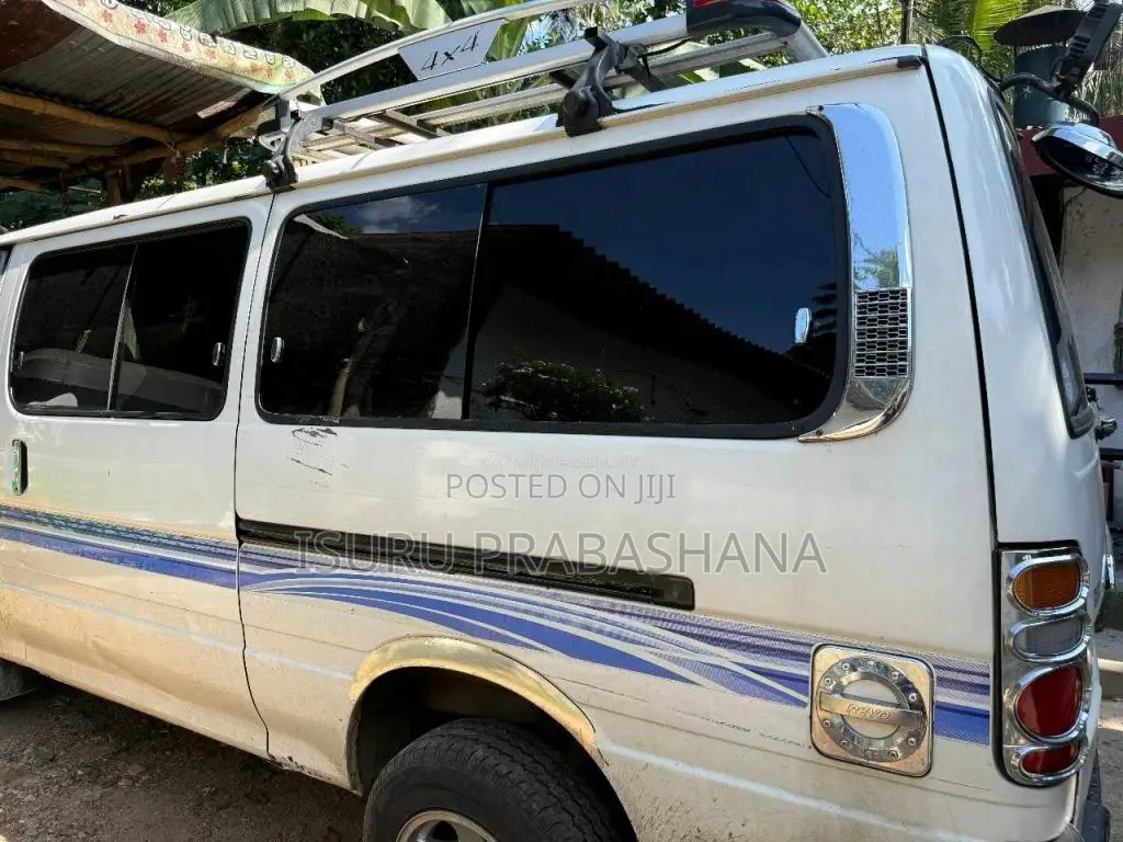 Toyota Dolphin 1991 Van (Used)