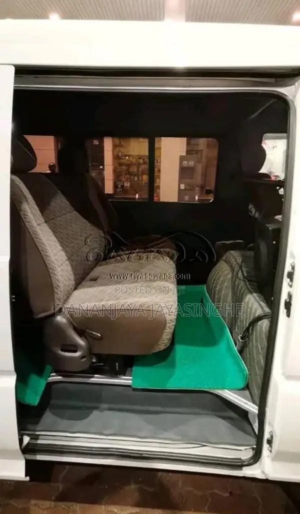 Mitsubishi L300 PO15 2013 Van (Used)