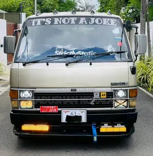 Toyota Shell 1991 Van (Used)