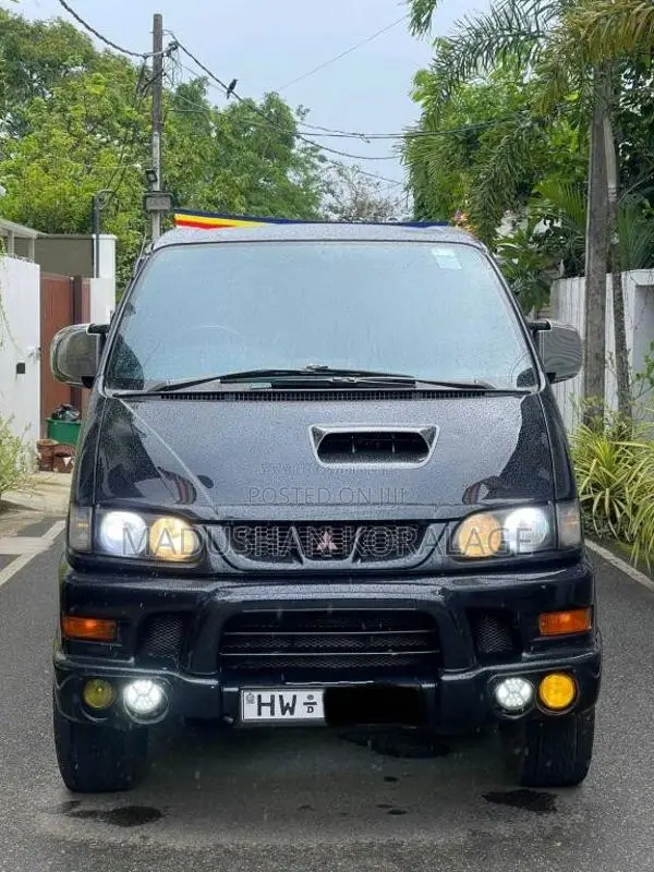 Mitsubishi L400 2004 Van (Used)