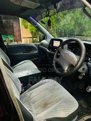 Toyota Noah 1999 Van (Used)