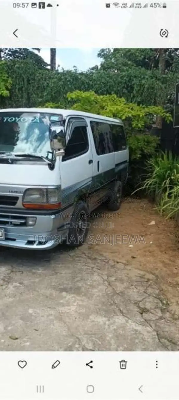 Toyota Dolphin 1997 Van (Used)