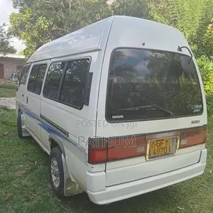 Nissan Caravan 2001 Van (Used)