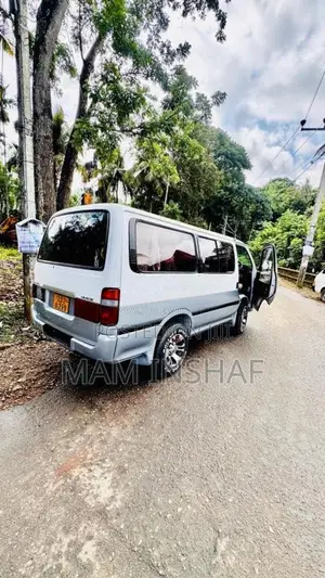 Toyota Dolphin 109 1993 Van (Used)