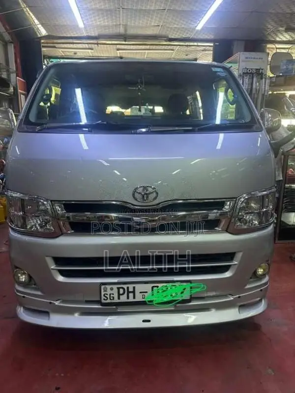 Toyota KDH 2013 Van (Used)