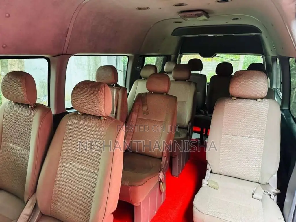 Micro High Roof 2013 Van (Used)