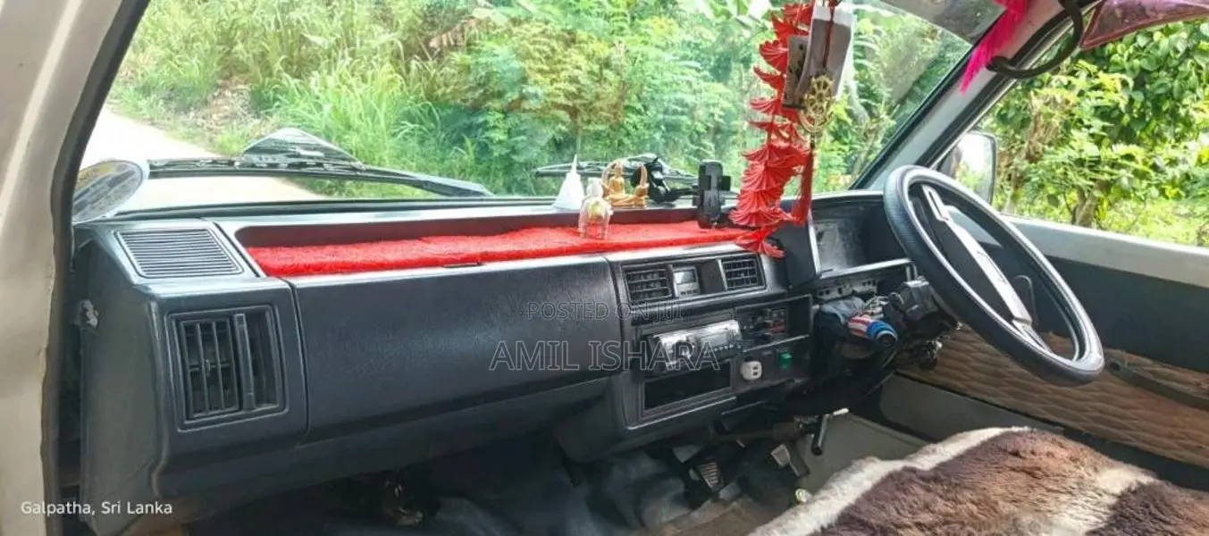 Toyota LH30 1981 Van (Used)