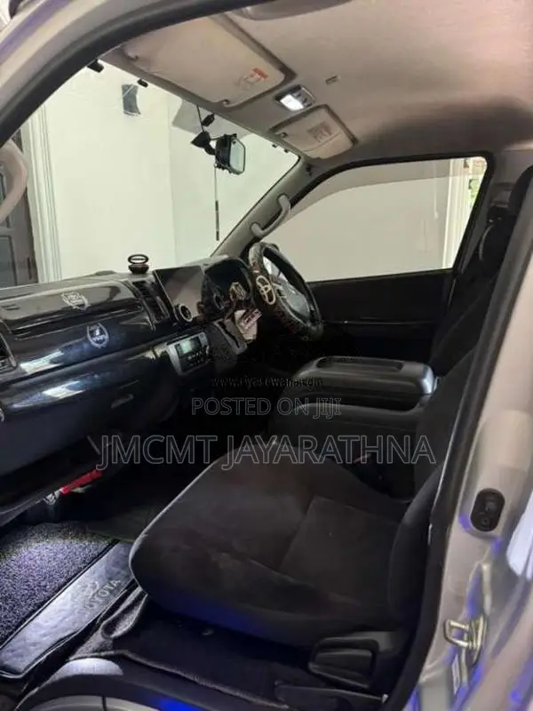 Toyota KDH 2014 Van (Used)