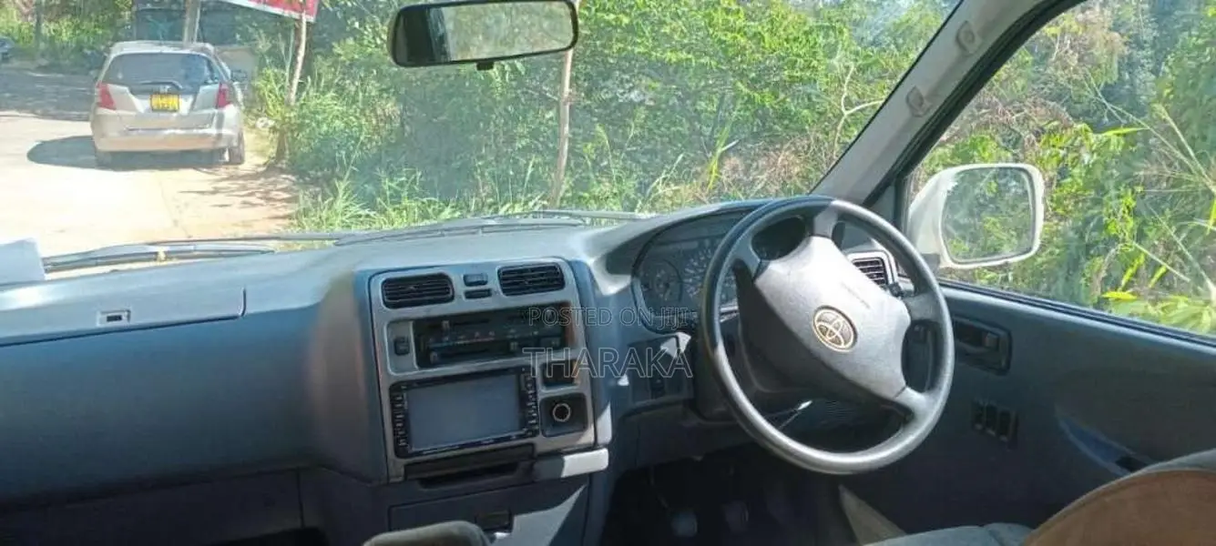Toyota Granvia 2007 Van (Used)