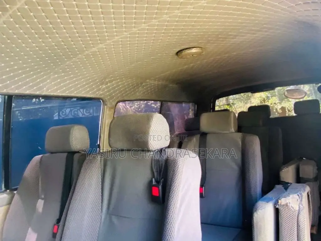 Toyota Dolphin 1993 Van (Used)