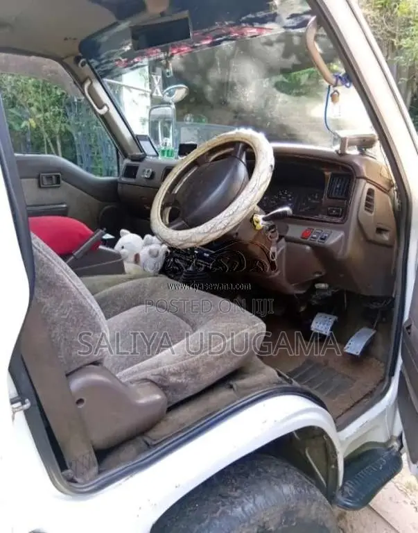 Nissan Caravan 1993 Van (Used)