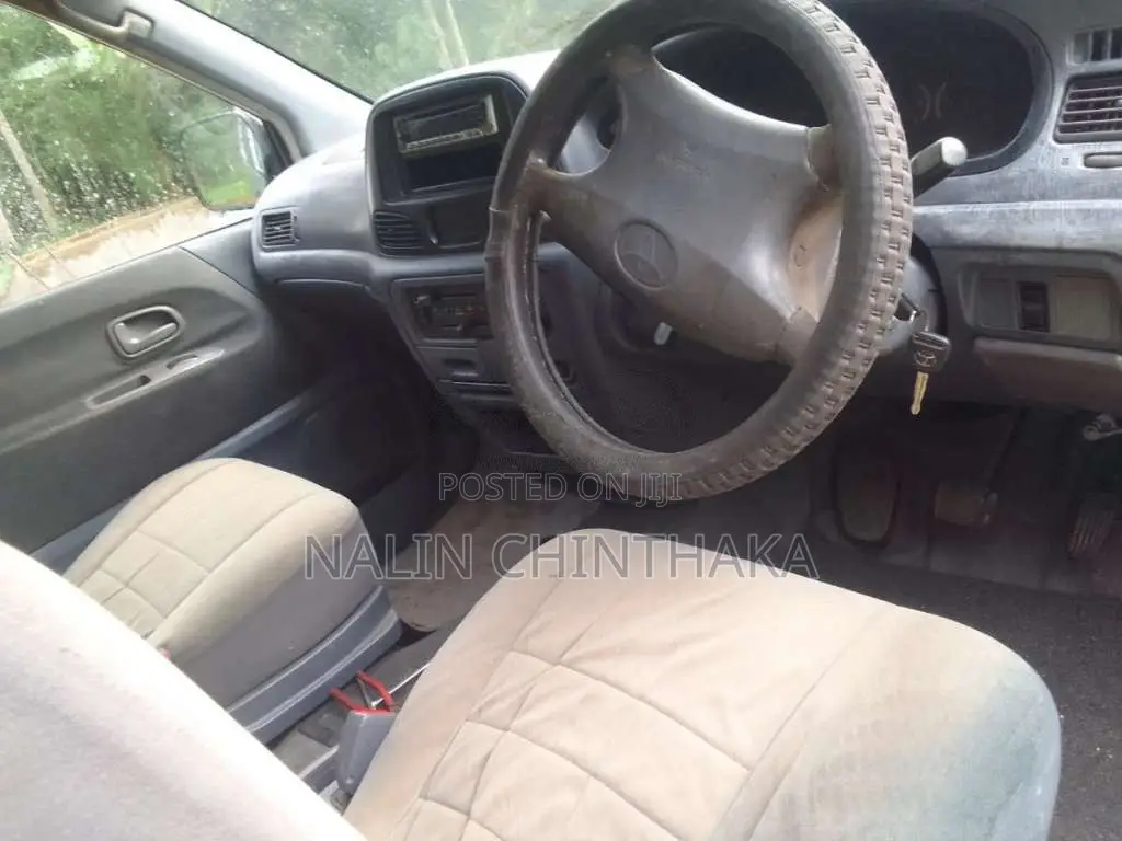 Toyota Noah 1999 Van (Used)