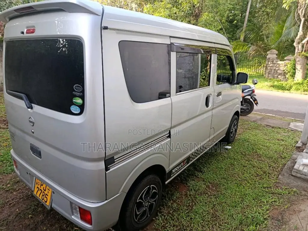 Nissan NV100 2015 Van (Used)