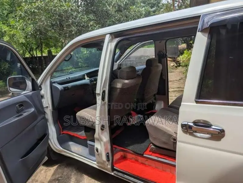 Toyota Noah CR42 1998 Van (Used)